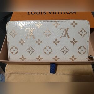 Louis Vuitton Python Monogram Zippy Long Wallet White Excellent Condition